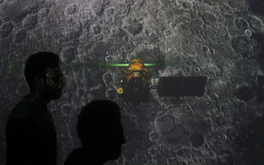 La sonde indienne localisee sur la lune, le contact n'a pas ete retabli