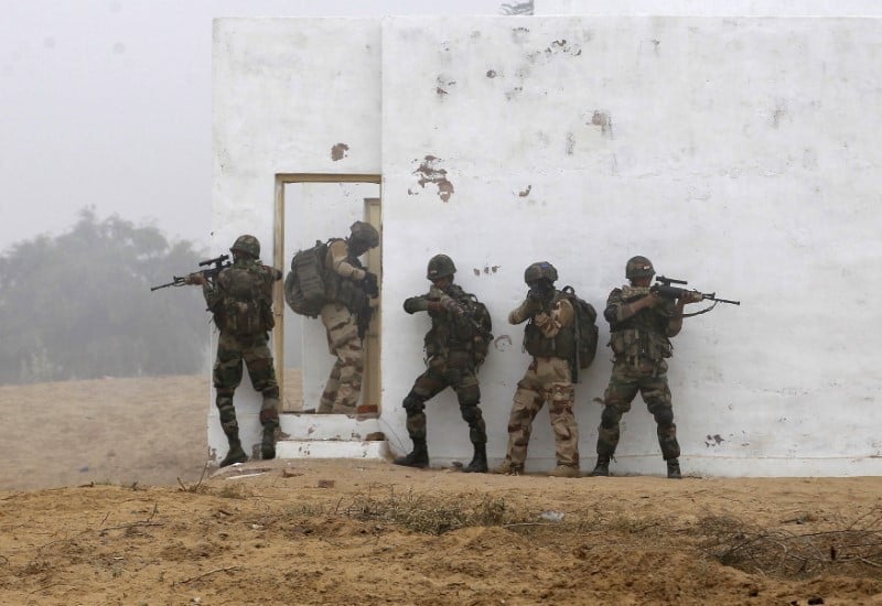 Le service national universel accueilli avec scepticisme