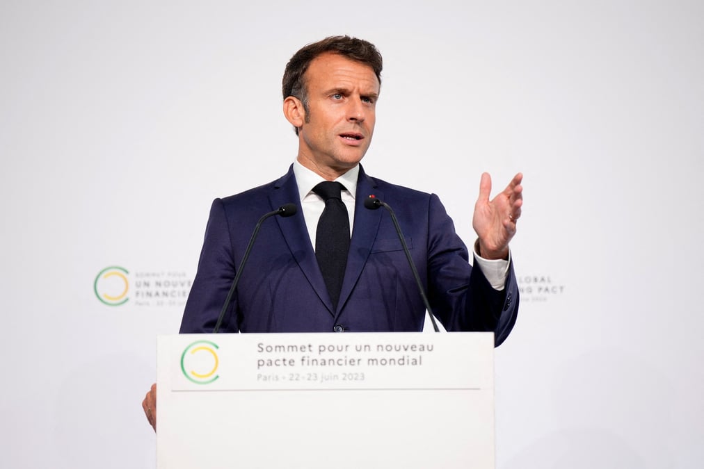 Emmanuel macron s'exprime a l'issue du sommet du nouveau pacte financier mondial a paris