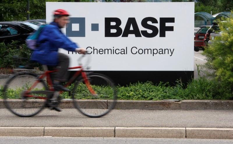Le benefice trimestriel de basf en legere hausse malgre l'euro