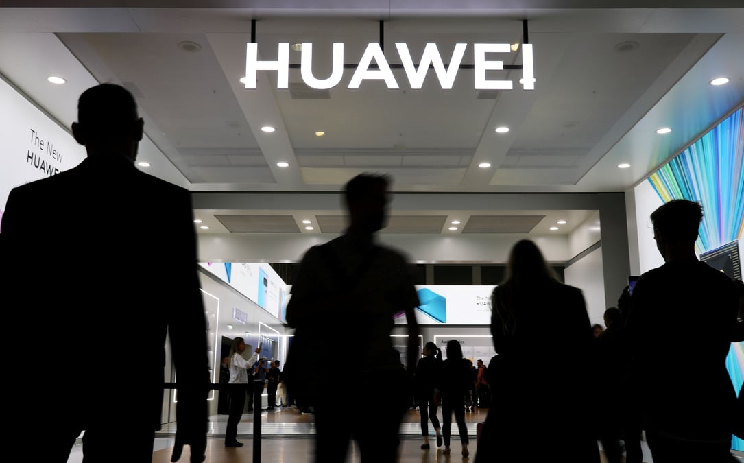 Telecoms: les usa s'en prennent a nouveau aux chinois huawei et zte