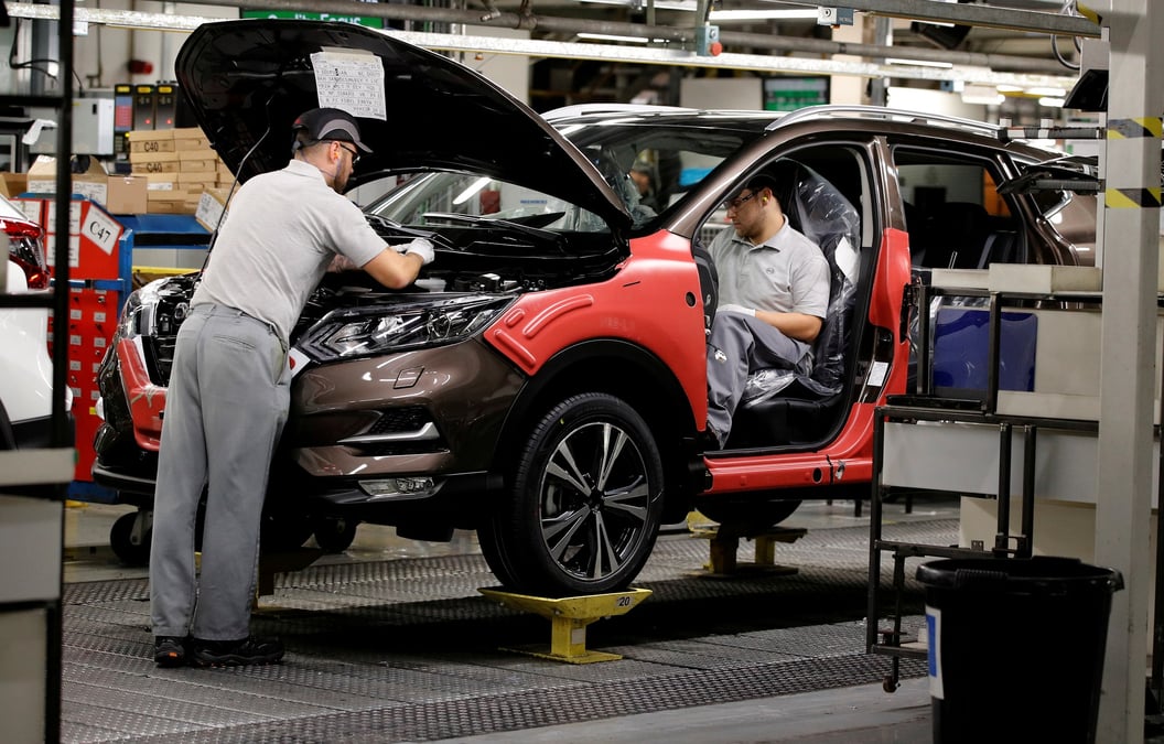 Coronavirus: les constructeurs automobiles europeens redemarrent la production