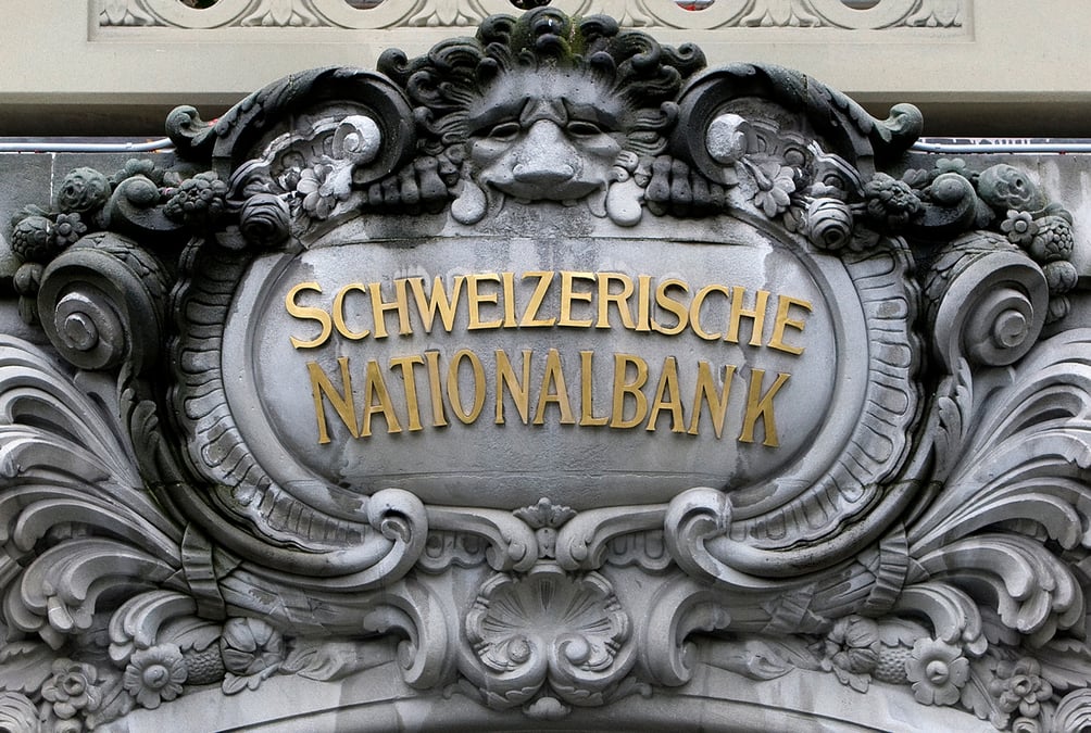 Le logo de la banque nationale suisse est represente sur le batiment de la bns a berne
