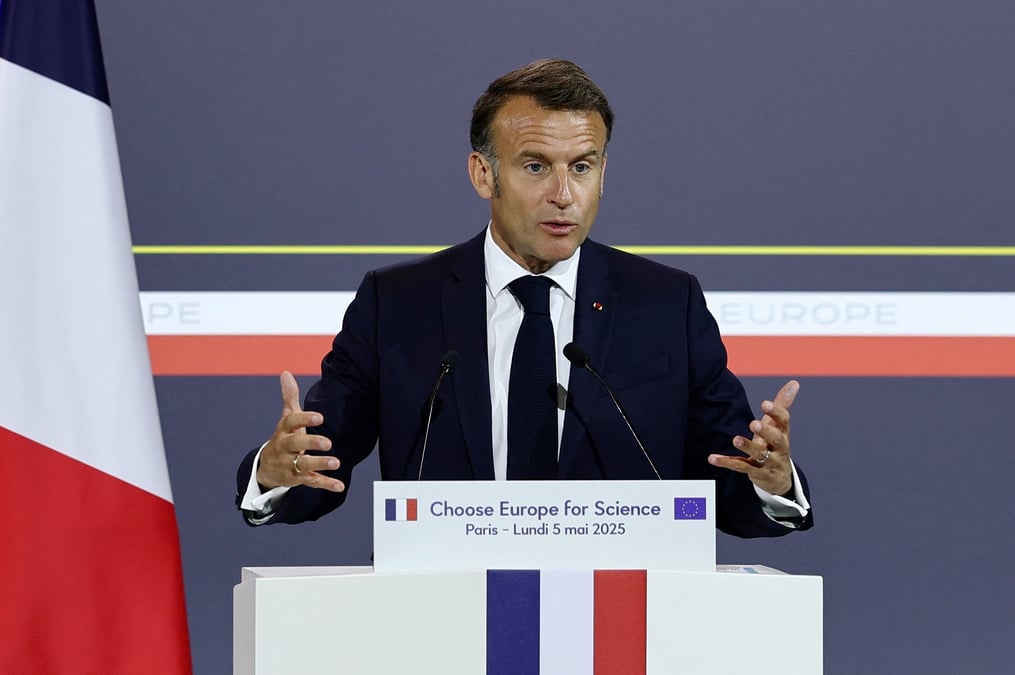 Emmanuel Macron a annoncé 100 millions d'euros supplémentaires pour attirer les chercheurs américains, lors d'un événement à son initiative baptisé Choose Europe for Science.