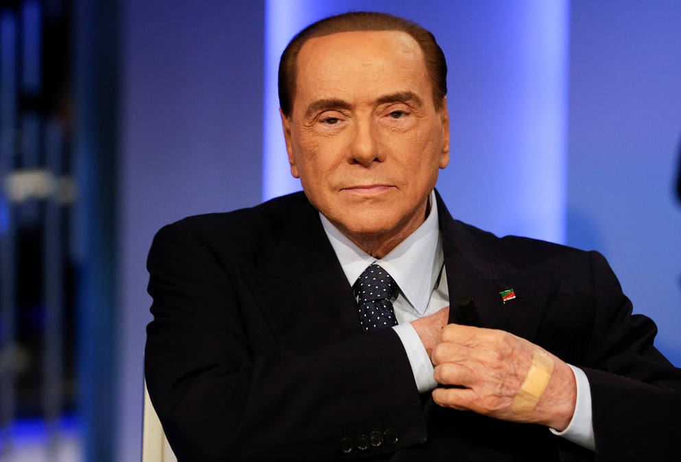 Silvio berlusconi hospitalise a milan, selon la presse
