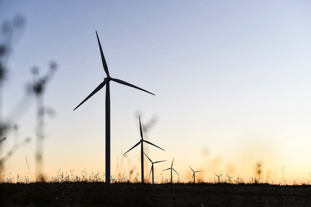 L’implantation de nouvelles éoliennes illustre le casse-tête pour les collectivités de conjuguer transition énergétique et défense du patrimoine et de l’environnement.