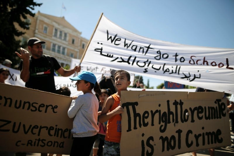Grece: des refugies syriens manifestent devant l'ambassade d'allemagne