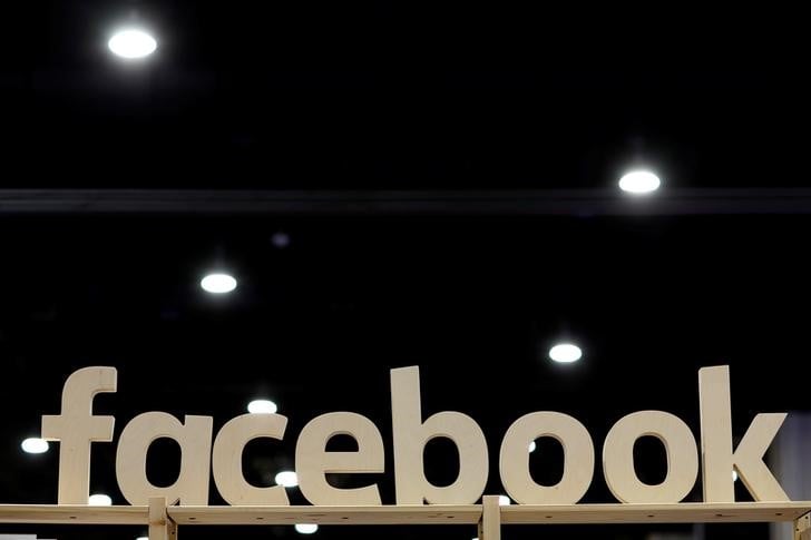 Facebook retire puis remet en ligne une video anti-immigres