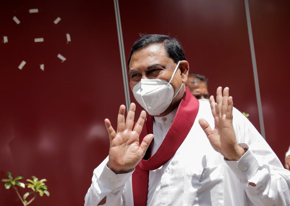 Sri lanka: le frere du president empeche de prendre l'avion
