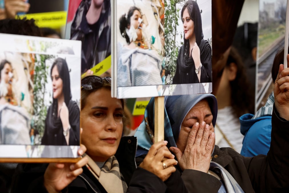 Manifestation de solidarite avec les manifestants anti-gouvernementaux iraniens, a paris.