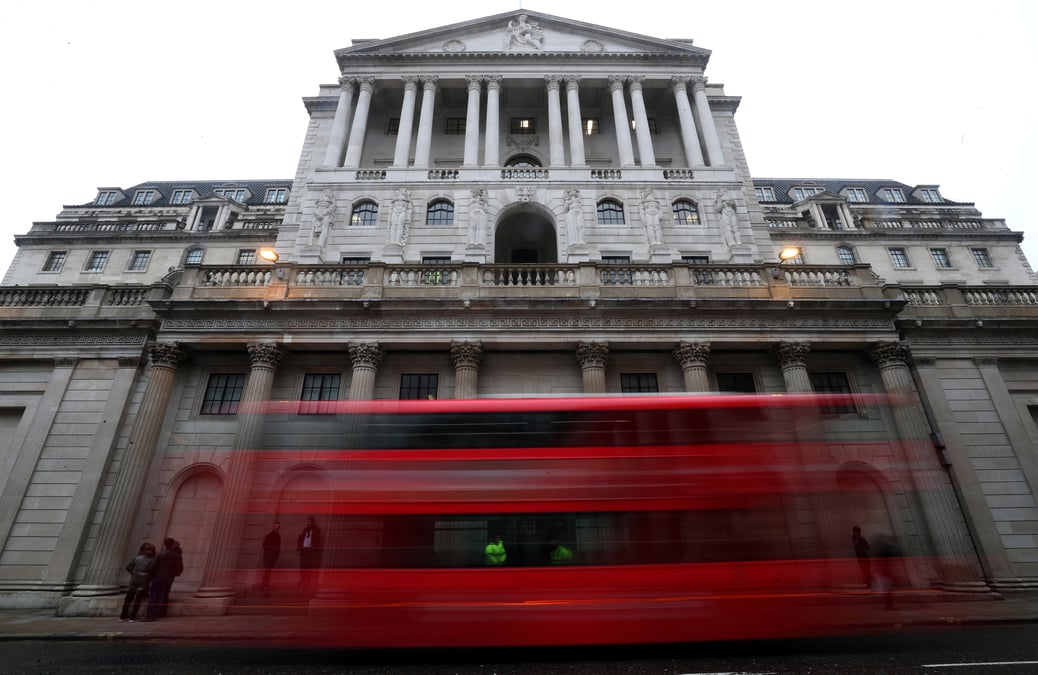 Le recul inattendu de l'inflation brouille le message de la boe
