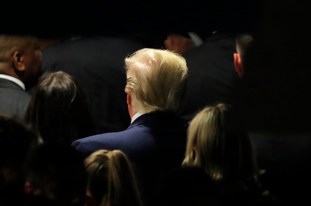 Lors du sommet de l'ONU sur l'urgence climatique, le 23 septembre 2019, à New York, le président Donald Trump a fait une apparition surprise de quelques minutes, le temps d'applaudir l'allocution du premier ministre indien Narendra Modi, et quittant l'enceinte avant le discours de la jeune activiste suédoise Greta Thunberg, qui déclarera à la tribune : «Vous m’avez volé mes rêves et mon enfance avec vos paroles creuses!»