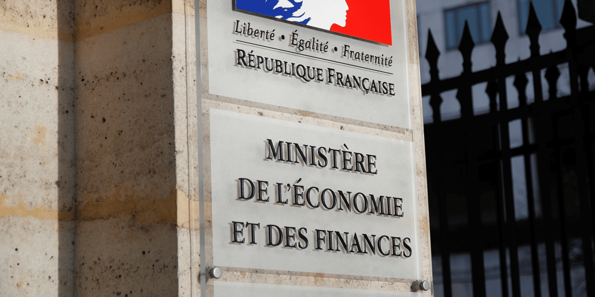 France: des depots petroliers bloques, reunion lundi a bercy