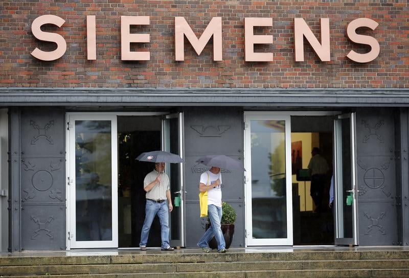 Charges en baisses et économies dopent le résultat de Siemens