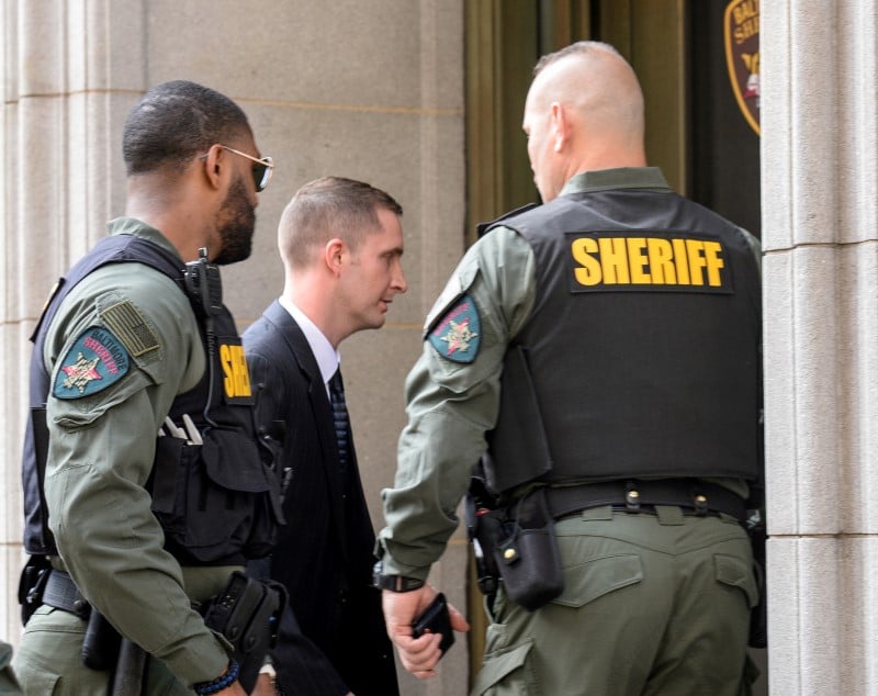 Un policier acquitte dans le dossier sur  la mort d'un jeune noir a baltimore