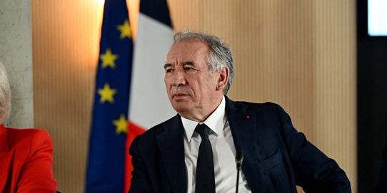 Le premier ministre François Bayrou lors d'une réunion interministérielle à Matignon, jeudi 6 mars.