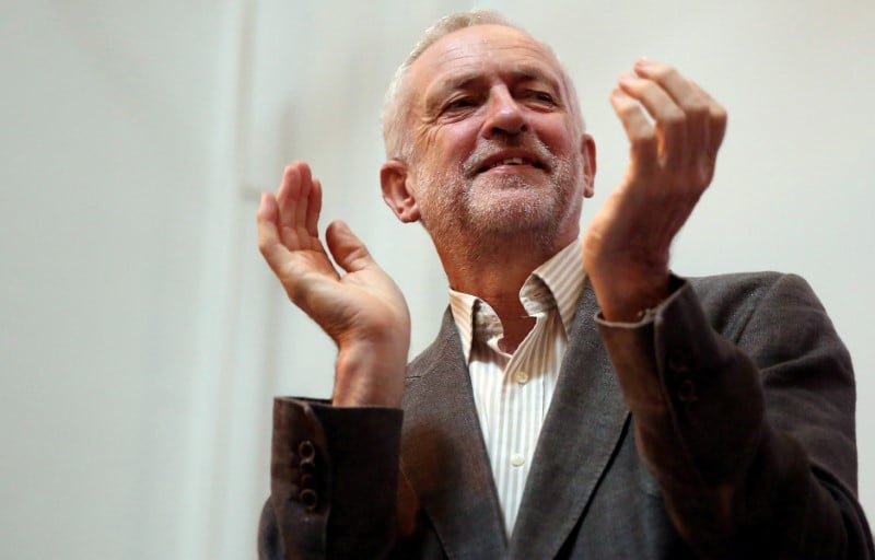 Virage a gauche du labour qui promet des renationalisations