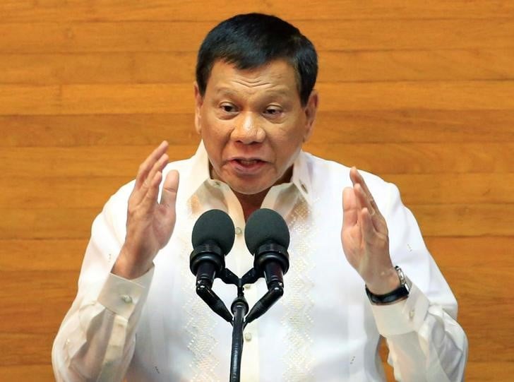 Duterte veut 20.000 soldats de plus, face aux rebelles