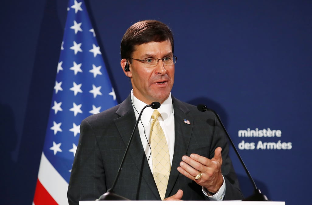 Mark esper appelle a la moderation a hong kong