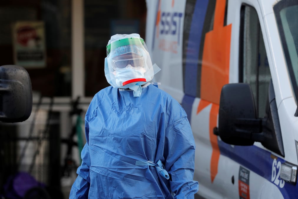 Le coronavirus a fait plus de 24.000 morts aux etats-unis
