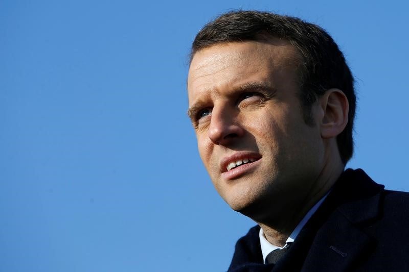Macron n'a pas profite des deboires de fillon pour faire le break