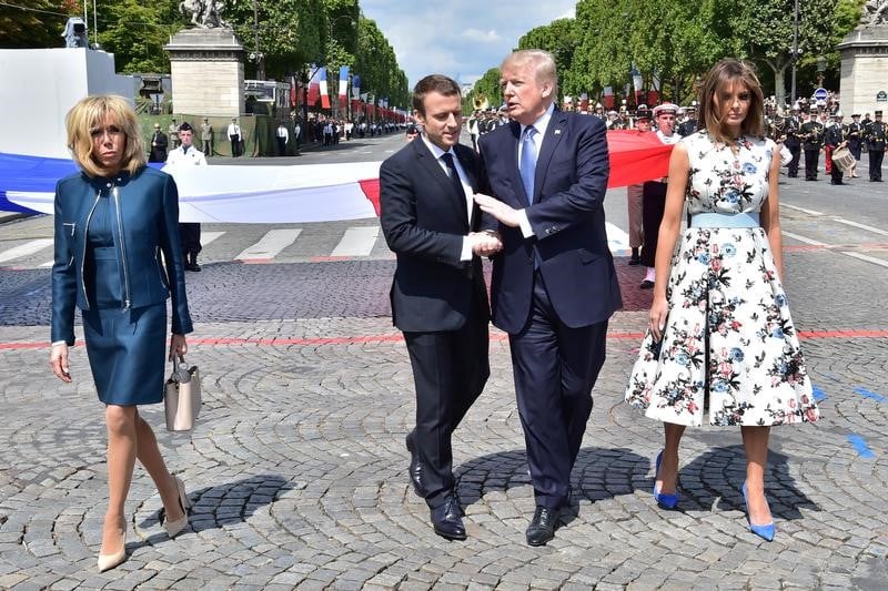 Trump quitte paris en "ami", des questions restent en suspens