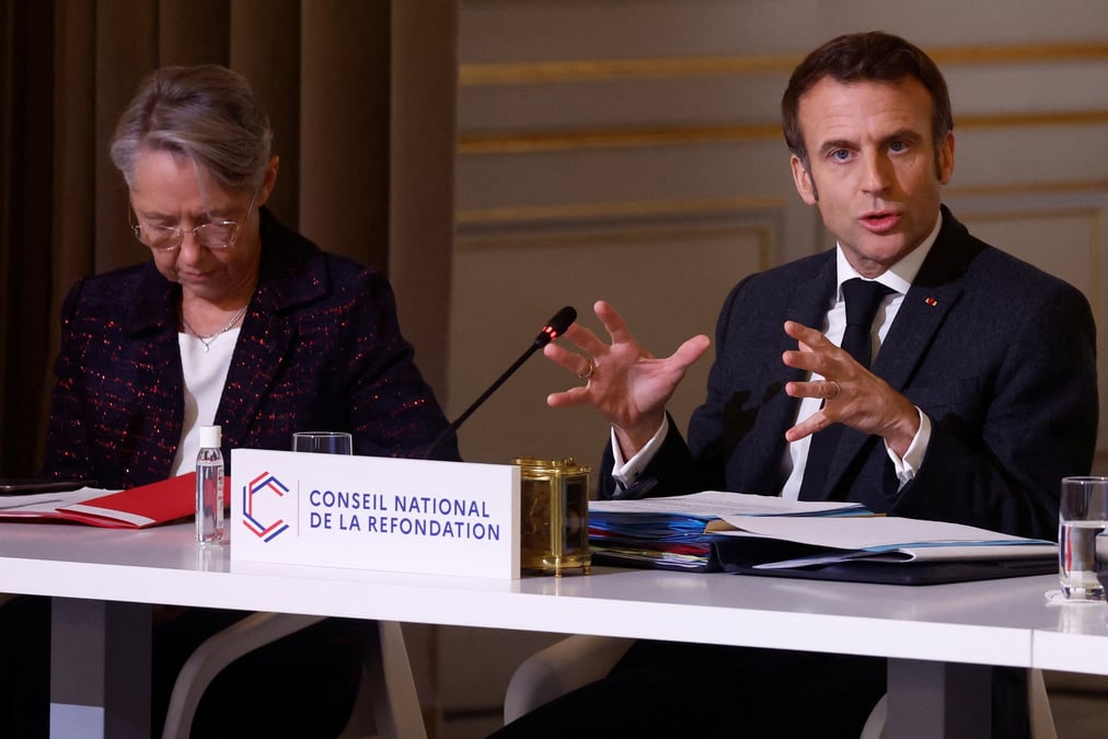 Photo du president francais, emmanuel macron, lors de la deuxieme session pleniere du conseil national de la refondation (cnr)