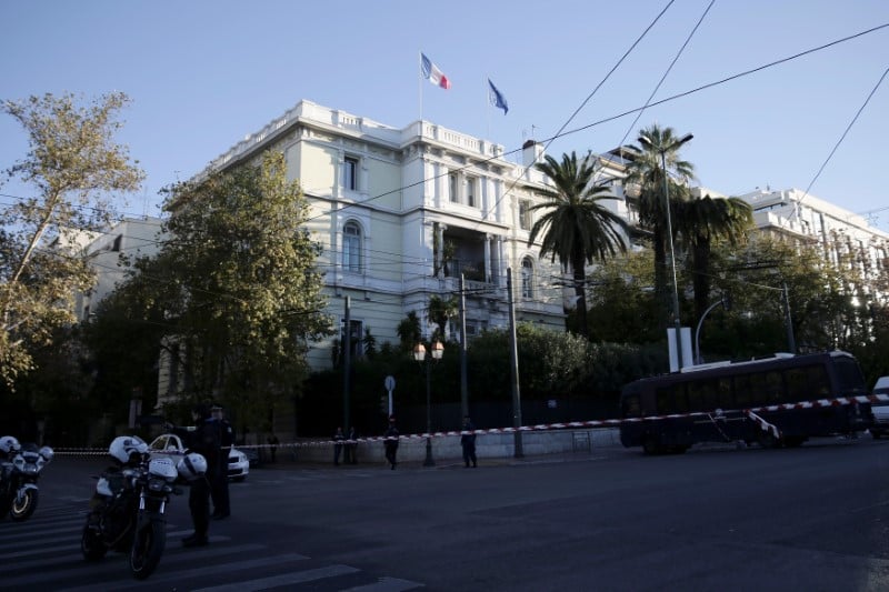 L'attaque de l'ambassade de france a athenes revendiquee