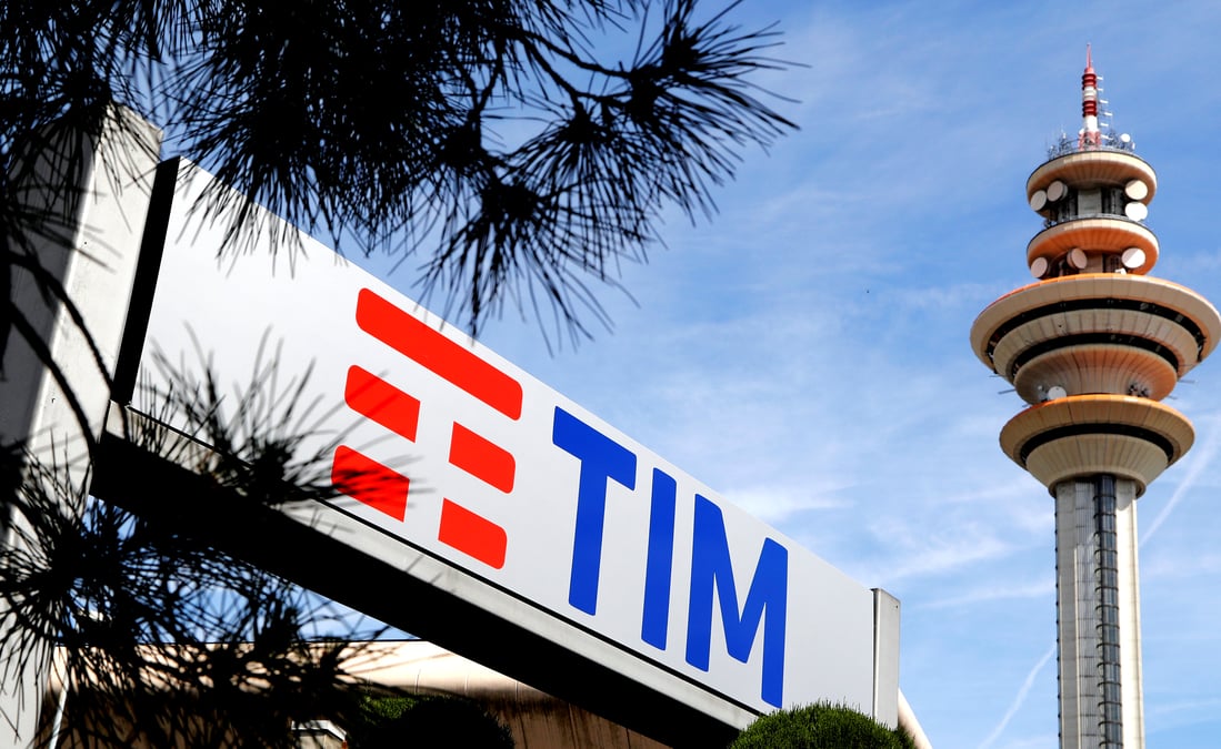 Vivendi et elliott s'echarpent a nouveau sur telecom italia