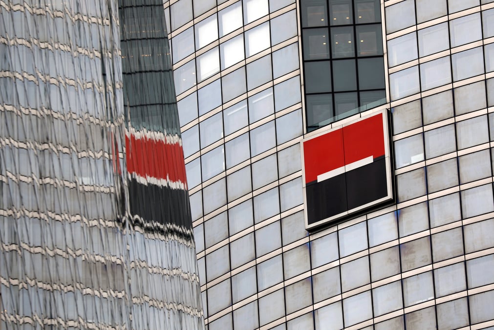 Socgen voit une hausse de ses revenus en banque de detail en 2020