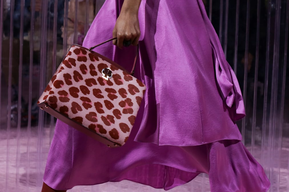 Tapestry rate le consensus avec kate spade