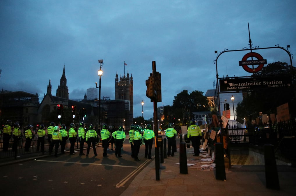Gb: les manifestations anti-racisme "minees" par des voyous