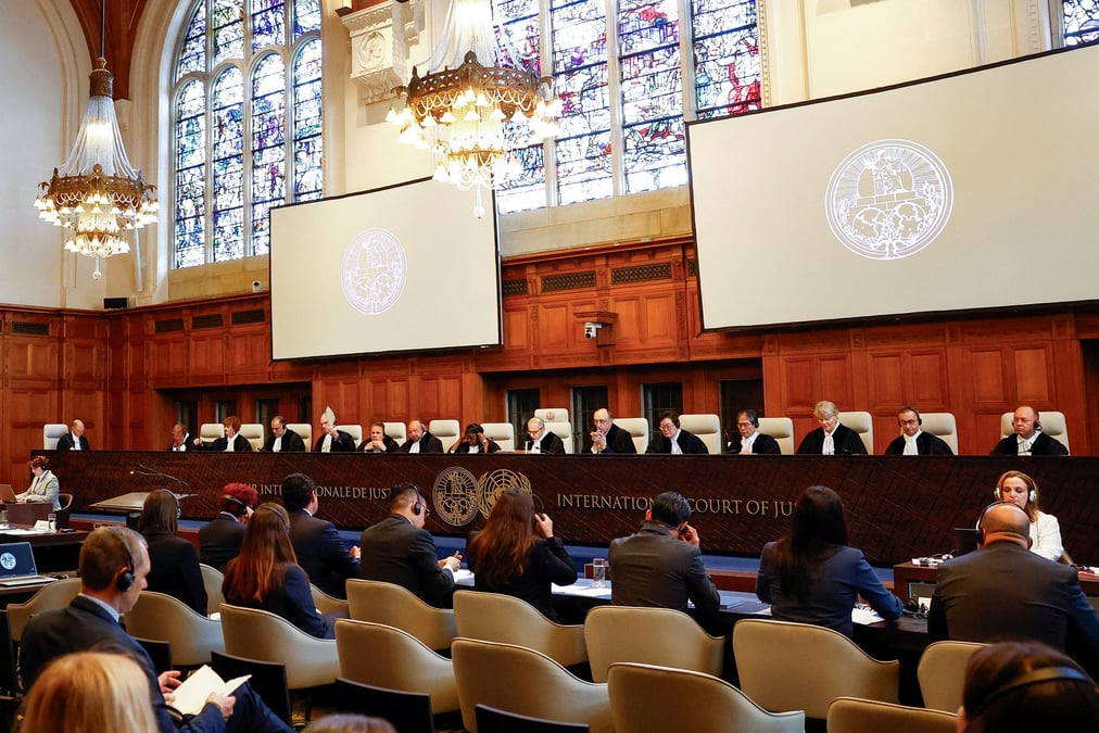 Quinze magistrats de la Cour internationale de justice ont statué dans cette affaire liée au climat et au droit international.