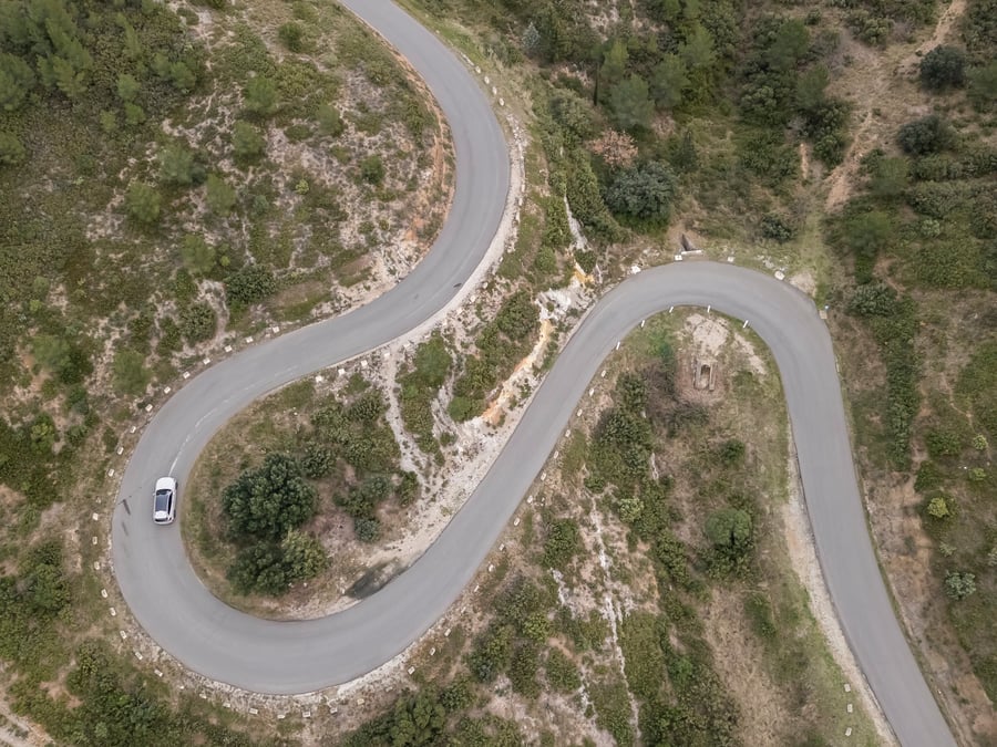 A Istres, l'autodrome de Miramas permet à BMW Group de tester véhicules et nouvelles technologies.