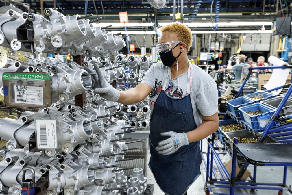 Etats-unis: l'automobile pese sur la production manufacturiere en juin