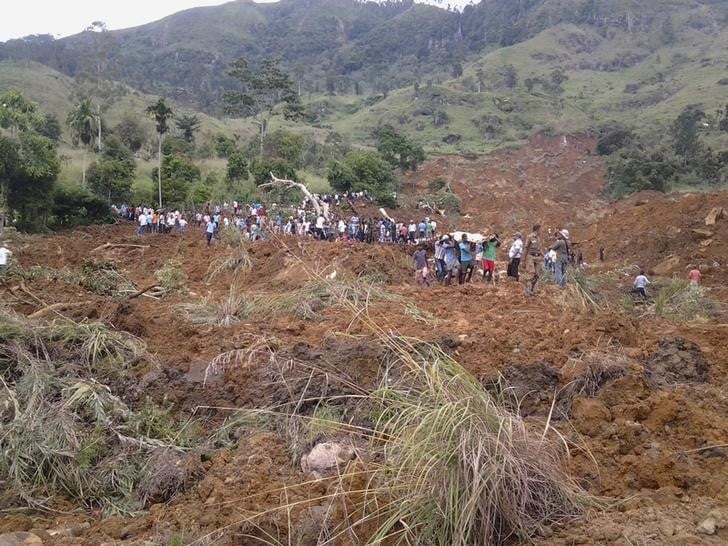 Une centaine de morts dans un glissement de terrain au Sri Lanka