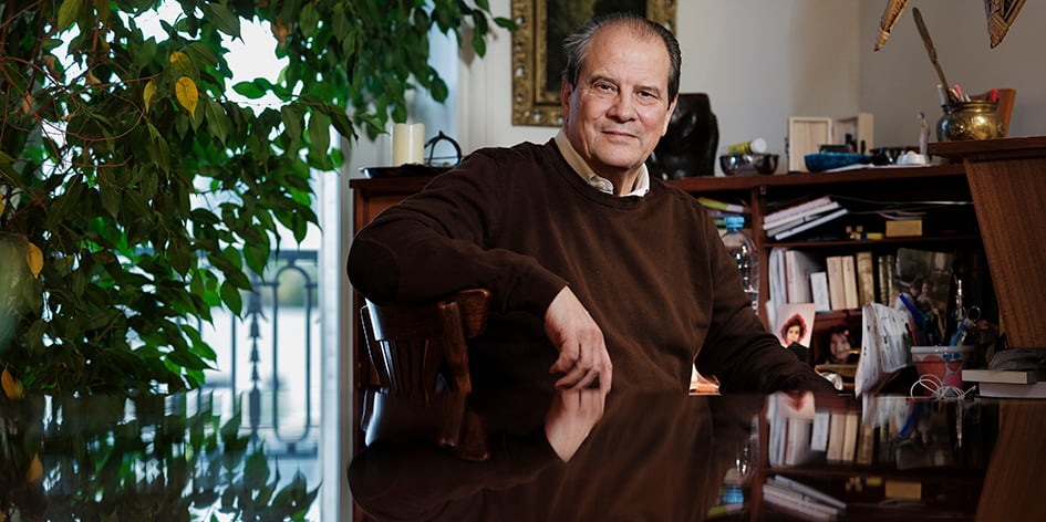 Jean-Christophe Cambadélis à son domicile de Neuilly-sur-Seine en 2023.