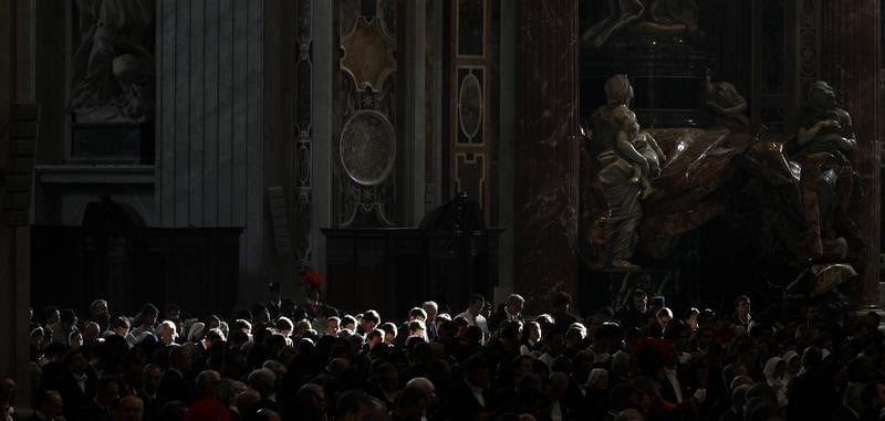 Le predicateur du vatican denonce la persecution des chretiens