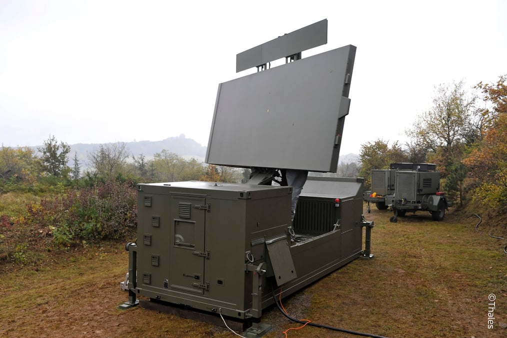En rachetant la société Euro-Shelter, fabricant notamment de stations de radars mobiles, Toutenkamion a acquis dès le départ des compétences vis-à-vis de l’industrie d’armement.