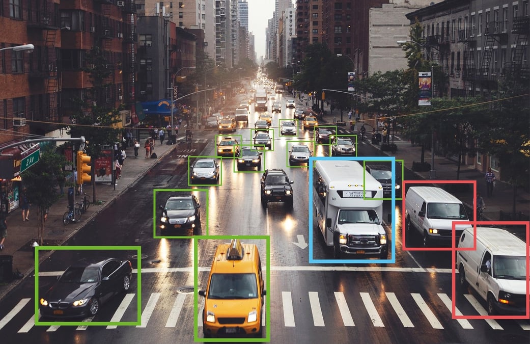 L'IA de GreenAI, qui serait embarquée dans des objets connectés plus autonomes en énergie, pourrait par exemple réaliser du comptage de véhicules.