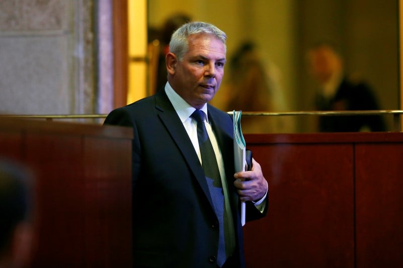 Thierry lepaon dit avoir pense au suicide apres l'affaire de l'appartement
