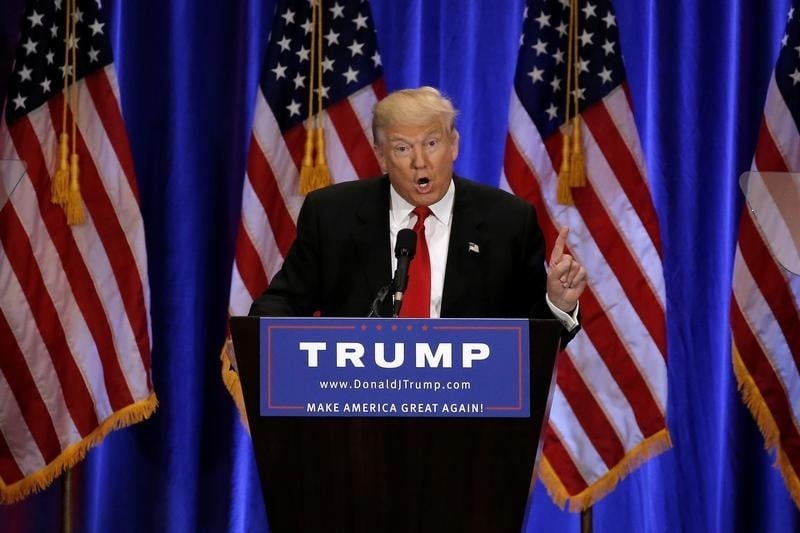 Donald trump accuse hillary clinton de corruption et d'incompetence