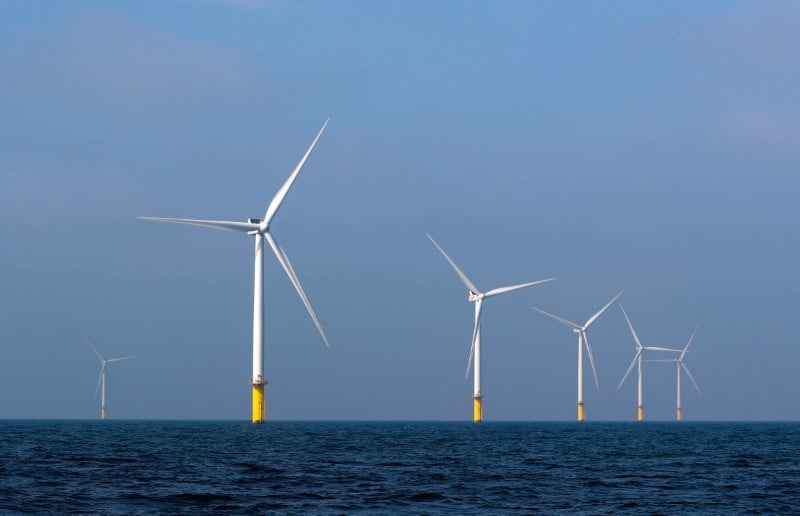 Macron confirme le lancement de six parcs eoliens en mer