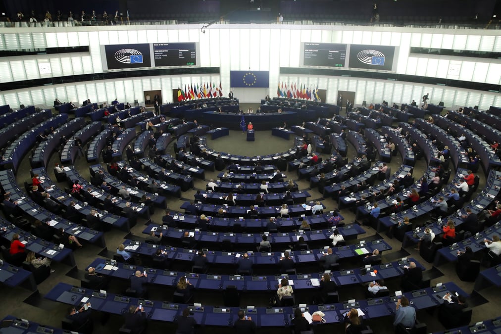 L'ue veut debloquer 120 milliards d'euros en assouplissant les regles de l'assurance