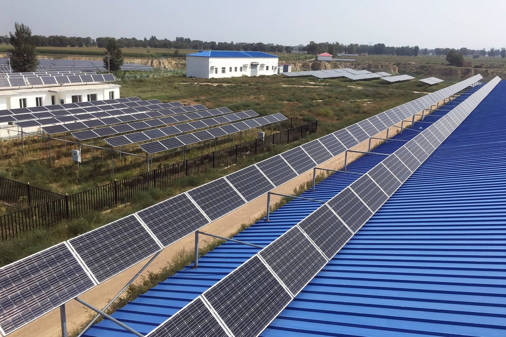 En 2024, la croissance des investissements dans ces énergies a été tirée par les transports électrifiés, les énergies renouvelables et les réseaux électriques.