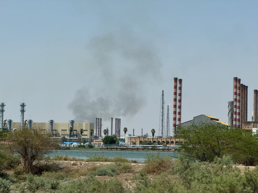 En fin de journée, l'Iran a affirmé qu'une puissante explosion et un incendie a eu lieu dans une raffinerie stratégique du pays.