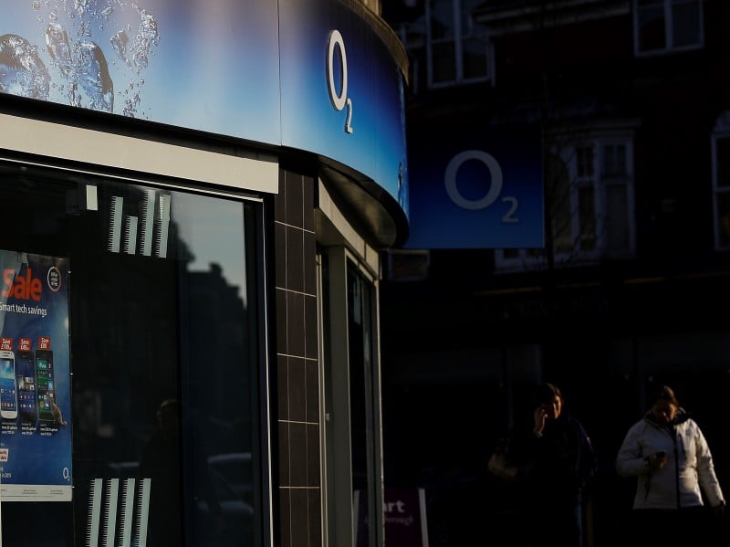 L'autorite britannique de la concurrence s'inquiete du rachat d'o2 par hutchison
