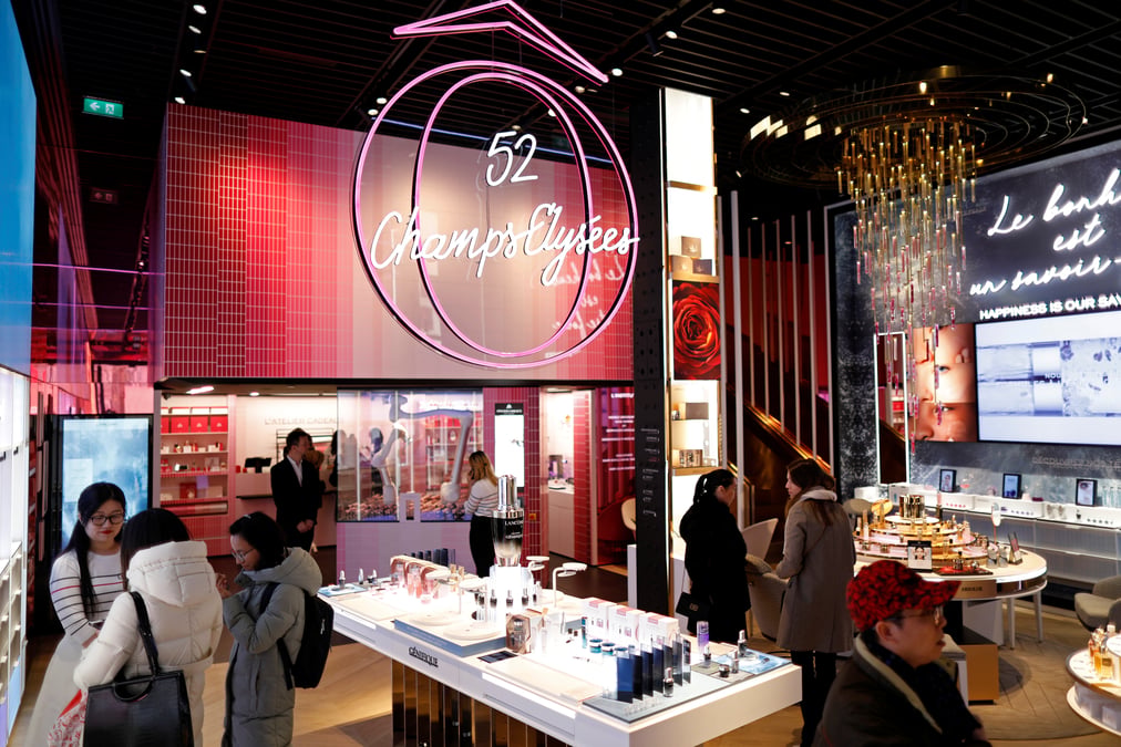 Apres paris, lancome se dessine une vitrine a pekin