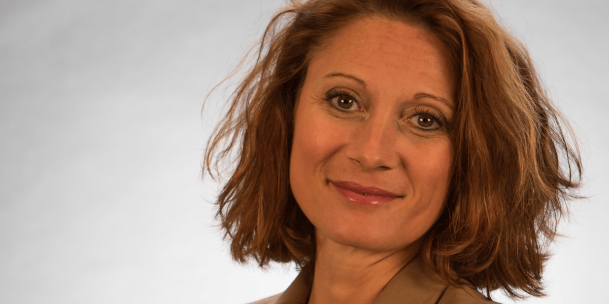 Valérie Merle, dirigeante de l'entreprise de maçonnerie Merle & Coste qui emploie 9 salariés, confie comment elle réussit à concilier développement de l'entreprise et congés pour se ressourcer.