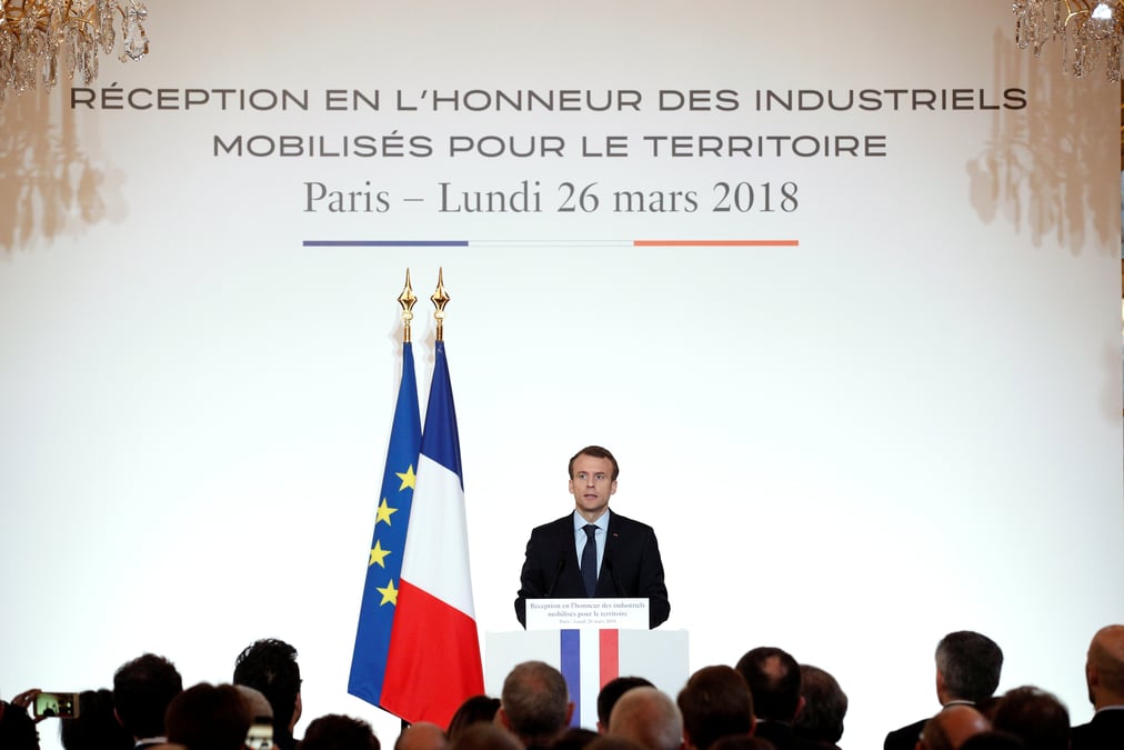 Macron appelle les industriels a reinvestir en france